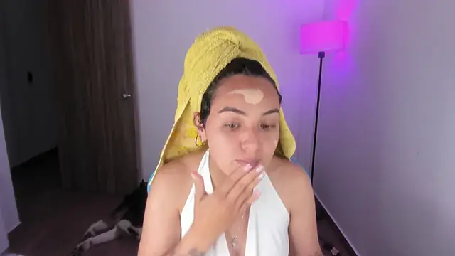 Miss Nicole online show from 12-14-25, 02:07