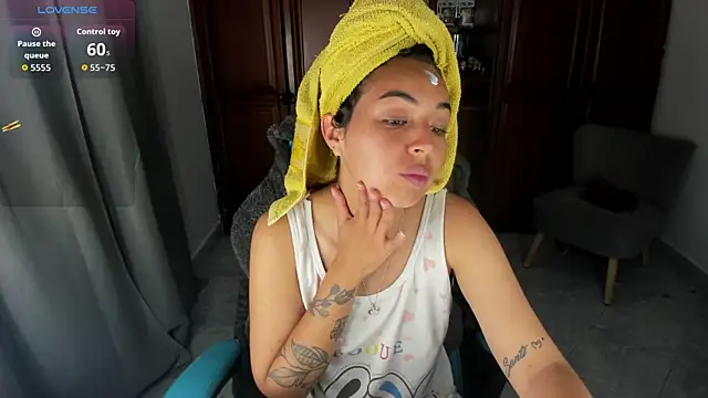 Miss Nicole online show from 07-11-26, 01:44
