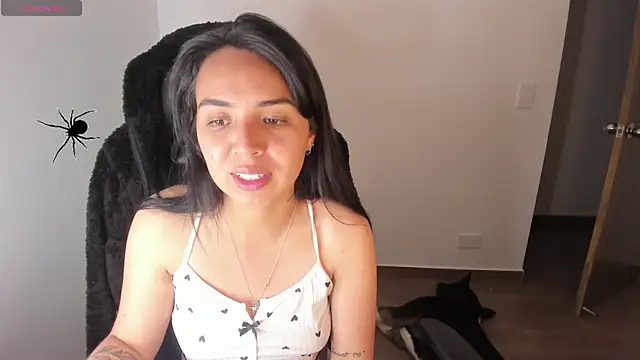 Miss Nicole online show from 10-26-25, 01:17