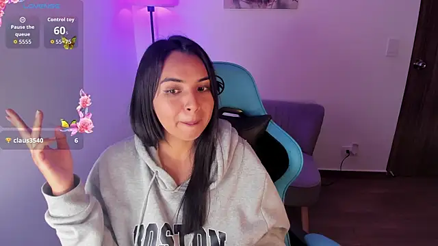 Snapshot of Miss_Nicole chatting on 04-30-26, 08:57 Miss Nicole online show from 04-30-26, 08:57