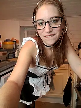 Snapshot of XLisaxx chatting on 10-07-25, 01:28 XLisaxx online show from 10-07-25, 01:28