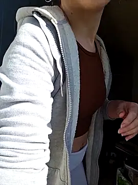 Snapshot of XLisaxx chatting on 02-25-26, 10:04 XLisaxx online show from 02-25-26, 10:04