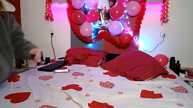 Snapshot of XLisaxx chatting on 02-16-25, 04:42 XLisaxx online show from 02-16-25, 04:42