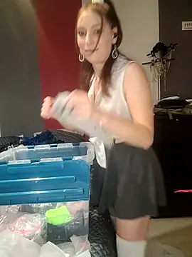 Snapshot of XLisaxx chatting on 10-18-25, 12:18 XLisaxx online show from 10-18-25, 12:18