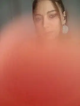 Snapshot of XLisaxx chatting on 09-19-25, 04:27 XLisaxx online show from 09-19-25, 04:27