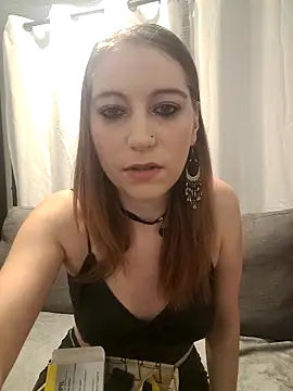 Snapshot of XLisaxx chatting on 10-14-25, 07:03 XLisaxx online show from 10-14-25, 07:03