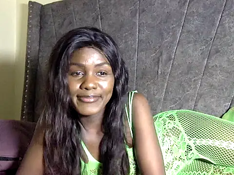 Snapshot of HarlotyQueen chatting on 09-21-25, 09:20 HarlotyQueen online show from 09-21-25, 09:20