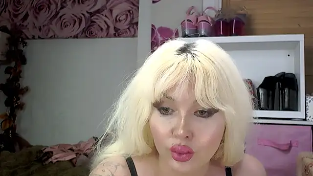 Snapshot of elyink chatting on 07-06-26, 10:55 elyink online show from 07-06-26, 10:55