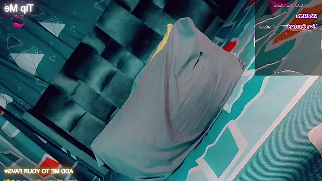 Snapshot of CharlotteBigCock chatting on 02-20-26, 02:30 CharlotteBigCock online show from 02-20-26, 02:30