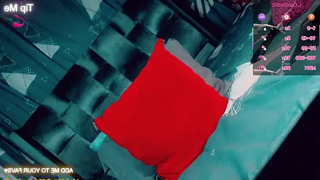 Snapshot of CharlotteBigCock chatting on 02-26-26, 02:28 CharlotteBigCock online show from 02-26-26, 02:28