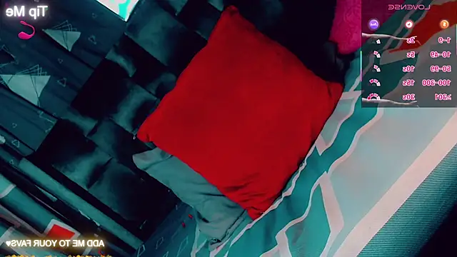 Snapshot of CharlotteBigCock chatting on 02-14-26, 02:17 CharlotteBigCock online show from 02-14-26, 02:17