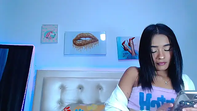 Snapshot of Jenng18 chatting on 02-17-25, 06:20 Jenng18 online show from 02-17-25, 06:20