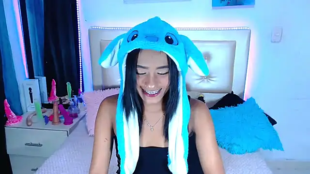 Snapshot of Jenng18 chatting on 02-17-25, 02:31 Jenng18 online show from 02-17-25, 02:31