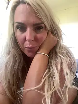 Bustyblondebabe32 online show from 07-15-26, 09:38