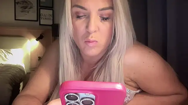 Bustyblondebabe32 online show from 03-19-26, 10:10