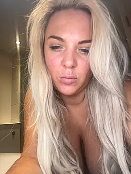 Bustyblondebabe32 online show from 10-04-25, 09:33