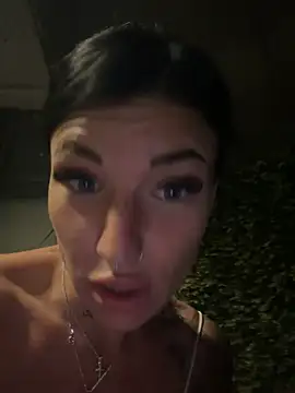 Snapshot of LizaRoxx chatting on 05-31-26, 08:53 LizaRoxx online show from 05-31-26, 08:53