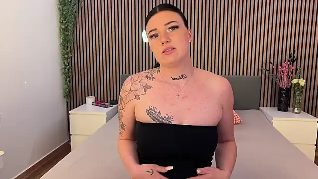 Snapshot of LizaRoxx chatting on 03-17-25, 07:37 LizaRoxx online show from 03-17-25, 07:37