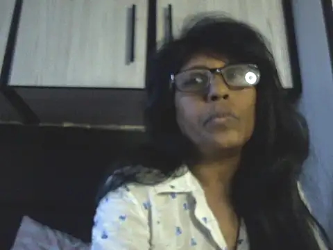 Snapshot of MsAttitude chatting on 04-27-26, 11:30 MsAttitude online show from 04-27-26, 11:30