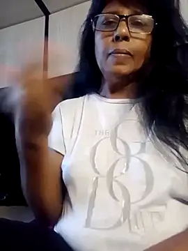 Snapshot of MsAttitude chatting on 05-06-26, 07:23 MsAttitude online show from 05-06-26, 07:23