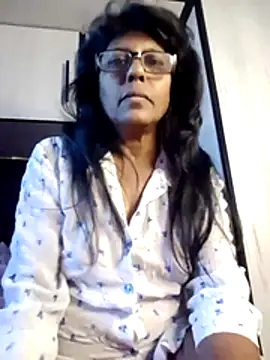 Snapshot of MsAttitude chatting on 05-18-26, 06:40 MsAttitude online show from 05-18-26, 06:40