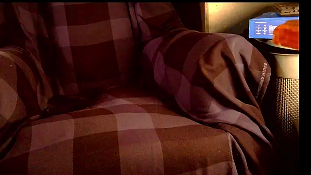 CharlesBlk79  online show from 04-07-26, 01:13