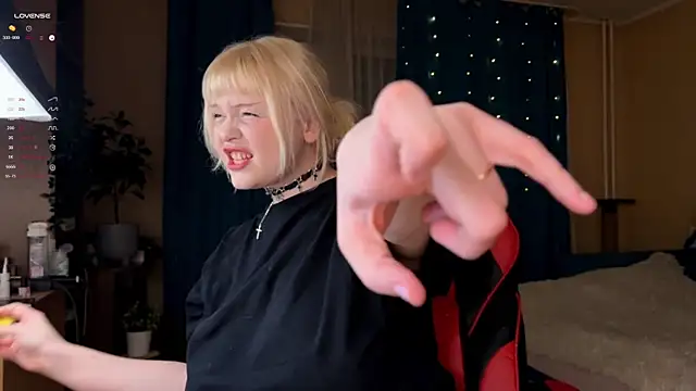 LisaLaas online show from 09-30-25, 08:48