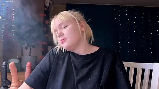 LisaLaas online show from 11-22-25, 08:51