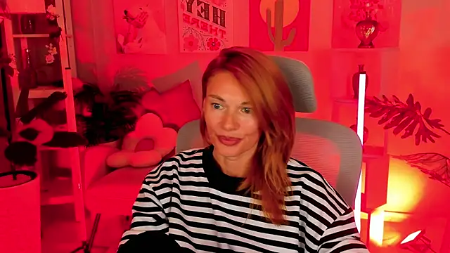 Snapshot of MistyBarnes chatting on 10-12-25, 02:18 MistyBarnes online show from 10-12-25, 02:18