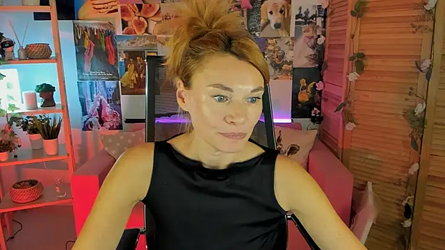 Snapshot of MistyBarnes chatting on 03-14-25, 03:03 MistyBarnes online show from 03-14-25, 03:03