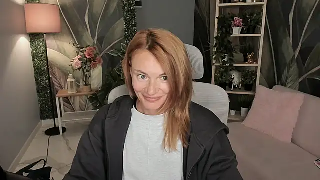 Snapshot of MistyBarnes chatting on 09-14-25, 02:39 MistyBarnes online show from 09-14-25, 02:39