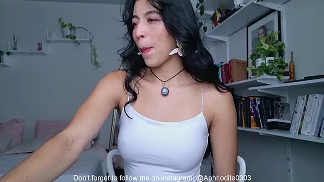 Snapshot of Nikol-JE chatting on 07-24-26, 08:38 Nikol-JE online show from 07-24-26, 08:38