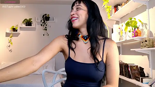 Snapshot of Nikol-JE chatting on 10-17-25, 08:43 Nikol-JE online show from 10-17-25, 08:43