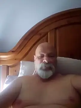 Snapshot of bbwlvr16@xh chatting on 05-18-26, 05:23 bbwlvr16xh online show from 05-18-26, 05:23