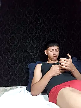 Snapshot of SEBASTHIAN chatting on 04-13-26, 11:53 SEBASTHIAN online show from 04-13-26, 11:53