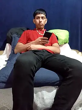 Snapshot of SEBASTHIAN chatting on 04-19-26, 02:45 SEBASTHIAN online show from 04-19-26, 02:45