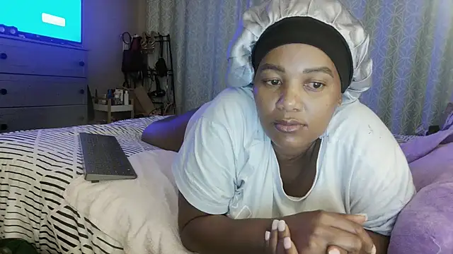 Snapshot of Charlie-Crawford chatting on 05-06-26, 03:43 Charlie-Crawford online show from 05-06-26, 03:43