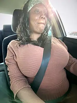 Snapshot of 1Topgyal chatting on 03-04-26, 02:14 1Topgyal online show from 03-04-26, 02:14