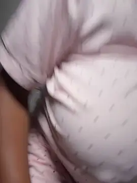 Snapshot of 1Topgyal chatting on 04-12-26, 08:28 1Topgyal online show from 04-12-26, 08:28