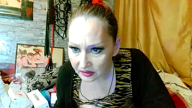 dominatrixredsonyja online show from 02-15-26, 09:36