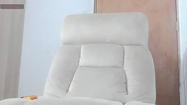 Snapshot of ZoeStewart chatting on 03-20-25, 11:23 ZoeStewart online show from 03-20-25, 11:23