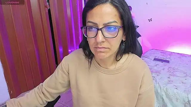 alma blue online show from 11-12-25, 10:35