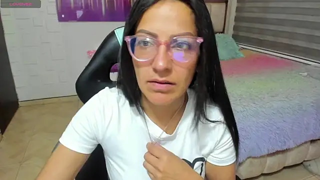 Snapshot of alma_blue chatting on 07-30-26, 10:42 alma blue online show from 07-30-26, 10:42