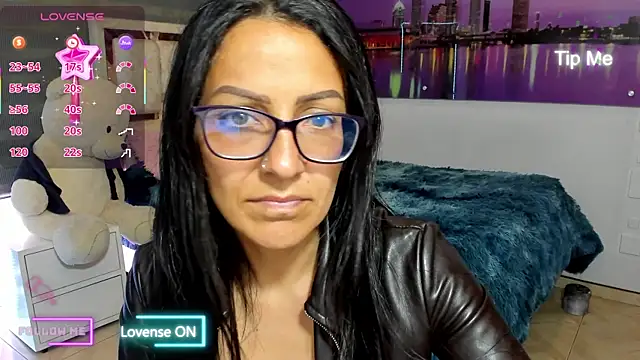 Snapshot of alma_blue chatting on 02-14-26, 11:49 alma blue online show from 02-14-26, 11:49