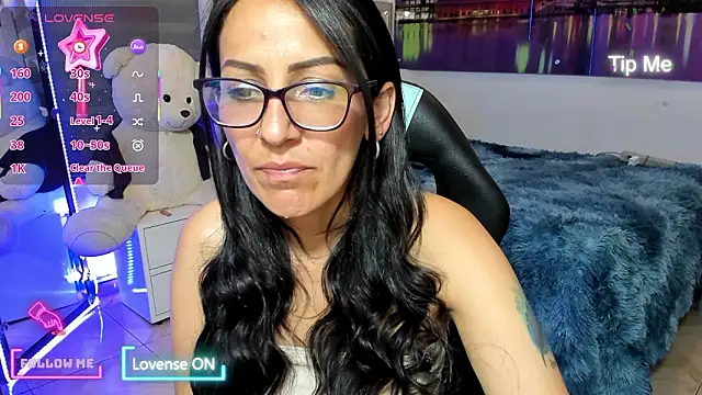 Snapshot of alma_blue chatting on 02-04-26, 11:55 alma blue online show from 02-04-26, 11:55