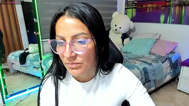 Snapshot of alma_blue chatting on 05-23-26, 11:48 alma blue online show from 05-23-26, 11:48