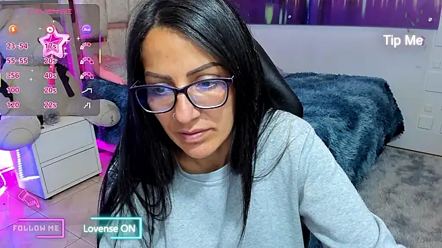 Snapshot of alma_blue chatting on 02-17-26, 10:40 alma blue online show from 02-17-26, 10:40