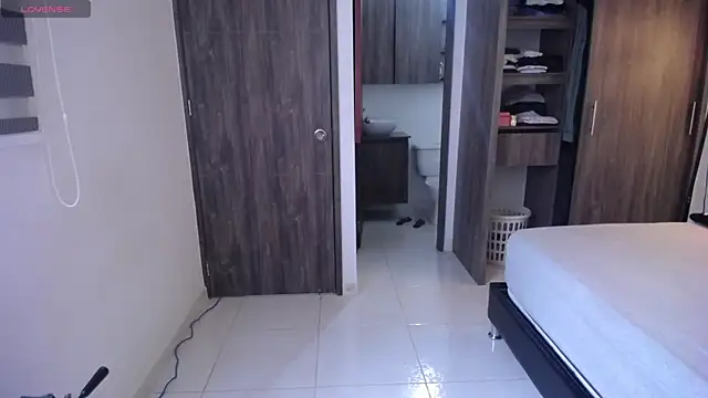 amyharlow 1 online show from 04-11-26, 06:33