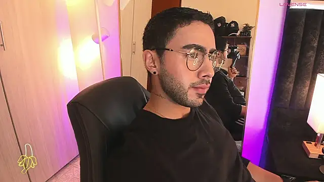 ItsMeEros online show from 12-04-25, 04:28