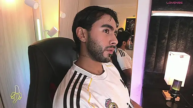 Snapshot of ItsMeEros chatting on 05-12-26, 11:44 ItsMeEros online show from 05-12-26, 11:44